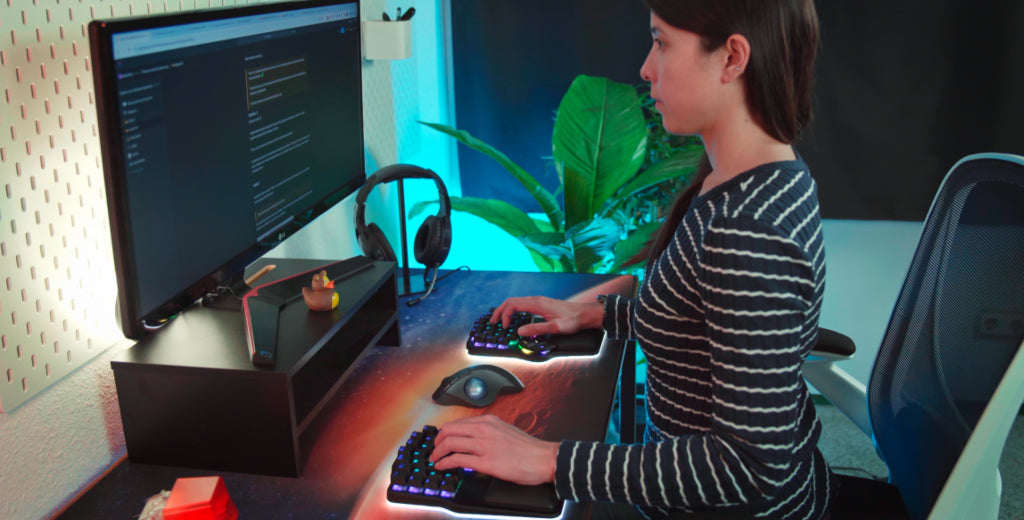 Correct shoulder posture during typing