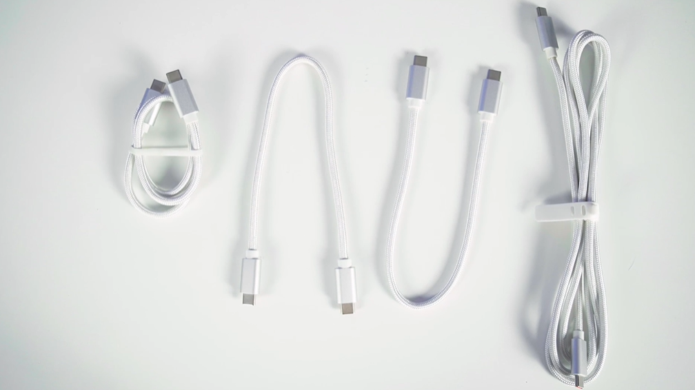 Dygma Raise 2 cables included